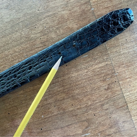 Vintage Black Alligator Leather Belt with Silver Tone Brass Buckle 32" - Picture 7 of 11